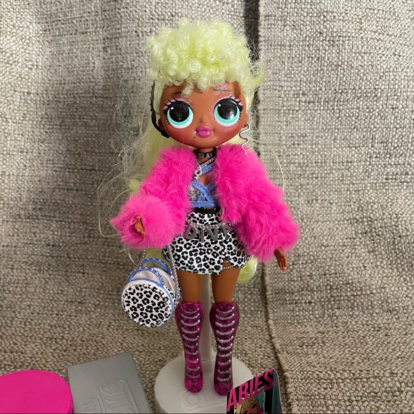 LOL Surprise OMG Lady Diva Fashion Doll Series 1 - Picture 3 of 5